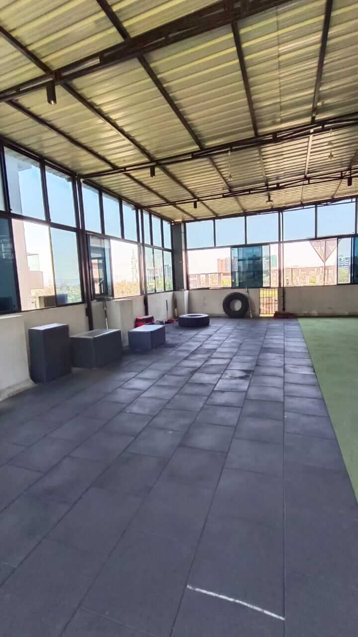 Bodyweight training session at Intra Fitness Club Ravet
