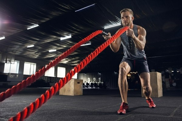 crossfit fitness class at Intra Fitness Club Ravet with energetic group training